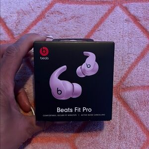 Beats Wireless Earbuds with Charging Case - Purple